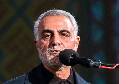 هدیه سردار سلیمانی به مادر شهید مدافع حرم