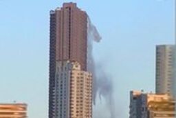  لحظه منفجر شدن تانکر آب یک آسمان‌خراش پس از زلزله