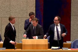 وزیر بهداشت هلند غش کرد!