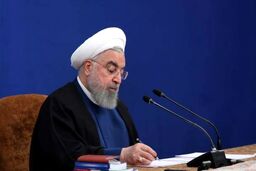 روحانی: تعطیلی فعالیت‌های اقتصادی غیر ممکن است