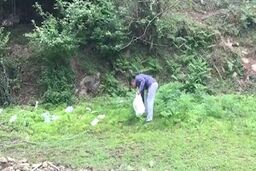 اقدام جالب و آموزنده یک شهروند طبیعت دوست