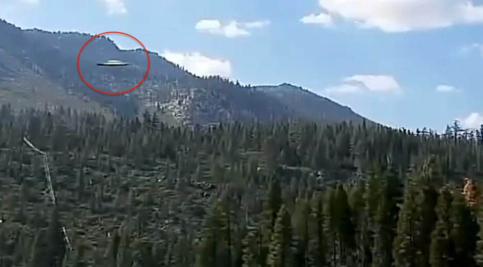 رویت واضح یوفوی کلاسیک بر فراز دریاچه!