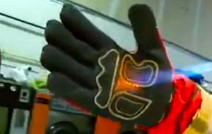 دستکشی که در برابر هر آسیبی مقاوم است