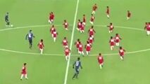 فوتبال بازی کردن سه فوتبالیست حرفه‌ای با ۱۰۰ کودک!