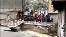 جیغ و سوت مردم خرم‌آباد هنگام فروریختن پل شهرشان!