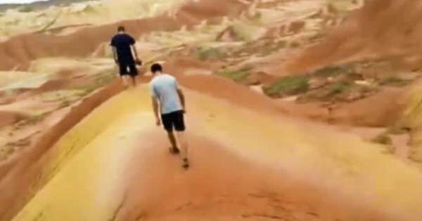 تخریب لایه های شنی باستانی توسط دو توریست جوان!