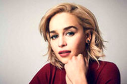 امیلیا کلارک ستاره معروف بازی تاج و تخت با اشعار فیک از حافظ!