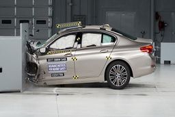 تست تصادف bmw سری 5