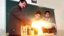 انفجار آزمایش آقا معلم سر زنگ شیمی در ایران!+فیلم
