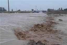 تلاش مردم در کنار سپاه و ارتش برای کاهش عوارض سیل استان خوزستان