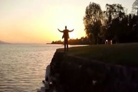 علت حرف نزدن خداوند با انسان‌ها چیست؟