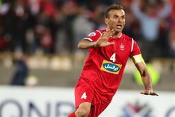 گل اول پرسپولیس به الوحده توسط جلال حسینی