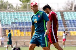انتقاد بازیگر معروف از مربیگری کالدرون و تیکه های مجری 
