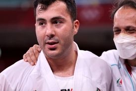 لحظه غرور آفرین حضور گنج زاده بر روی سکوی قهرمانی المپیک2020