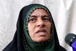 زائری که با دیسک کمر به معجزه آقا خودش را به حرم می‌رساند