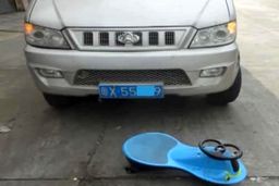 صحنه دردناک زیر گرفتن کودک در حال بازی