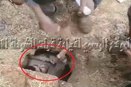 لحظه لو رفتن داعشی که مدت‌ها مخفیانه زیر خاک زندگی می‌کرد!