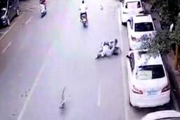 غازی که موجب تصادف زن اسکوترسوار شد!