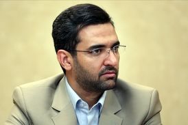 شعر طنزی که در حضور وزیر ارتباطات خوانده شد!