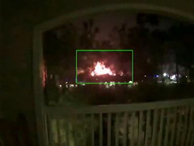 شکستن شیشه‌های ساختمان‌ها بر اثر انفجار در هیوستون + فیلم