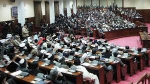 کتک کاری زنان مجلس افغانستان با دمپایی !