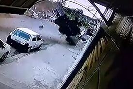 ویدیو/ پرواز وحشتناک یک کامیون در خیابان! 
