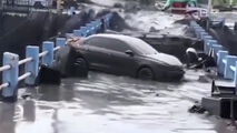 آوار سیلی وحشتناک بر سر چینی‌ها