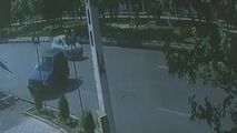 انحراف پراید و برخورد با مغازه در خیابان لاله‌زار