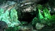 قایق سواری در غار زیبای چین