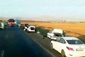 ماجرای ماشین‌های پنچر شده در اتوبان قزوین!