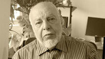 بغض و اشک استاد ۹۵ ساله ایرانی دانشگاه هاروارد در یک برنامه تلویزیونی 