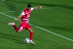 گل اول پرسپولیس به هوادار توسط علیپور