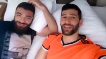 شعرخوانی دو رفیق شهید حزب الله در وصف امام رضا(ع) به زبان فارسی