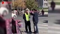 اقدام زشت مرد سالخورده در خیابان!