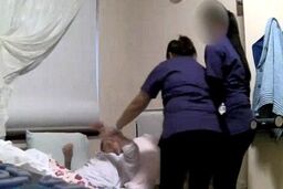 رفتار بی‌شرمانه پرستاران با بیمار سالخورده!