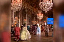  ضیافت لباس های اشرافی در کاخ ورسای برای علاقمندان زندگی سلطنتی