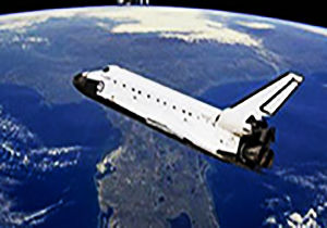 پرواز شاتل فضایی رادیوکنترلی در آسمان