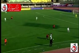 فیلم/ اشتباه عجیب مدافع ملوان در بازی با مس کرمان