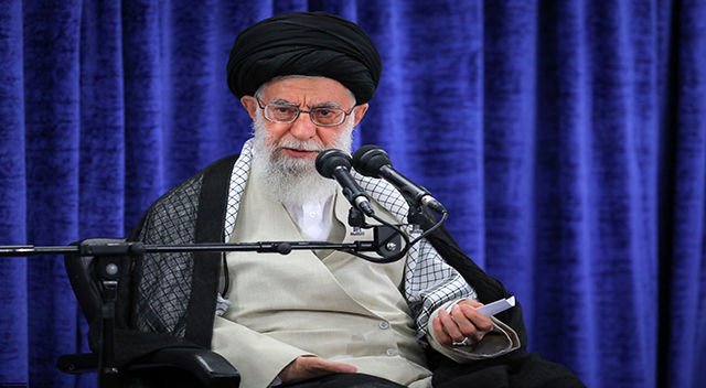 روایت رهبرانقلاب از روزی که پیامبر(ص) عزیزان خود را به وسط میدان آورد