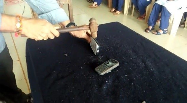 حمله مرگبار دانش آموز به معلمش با چکش!