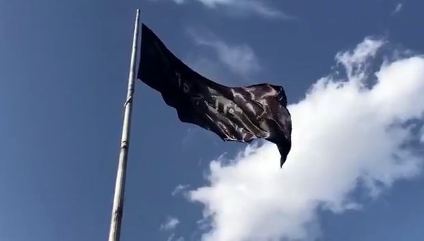 نصب وارونه‌ پرچم «یا فاطمة الزهرا» توسط شهرداری تهران!