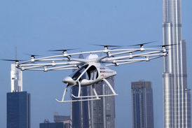 اولین تاکسی پرنده در دبی با موفقیت آزمایش شد