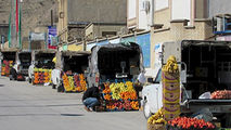 سارقی که خود را به شکل میوه فروش در آورد