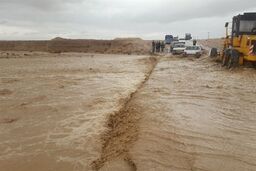 مسدود شدن جاده نیمروز هیرمند بر اثر سیلاب