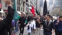 حرکت دسته عزاداران حسینی در خیابان‌های نیویورک