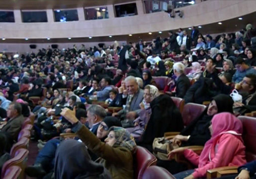 زجر کشیدن معلولان در جشنی که قرار بود آنجا خوشحال باشند!