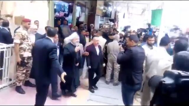لحظه خروج حسن روحانی از بیت آیت الله سیستانی