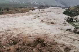 جاری‌شدن سیلاب در روستای حسینان دامغان