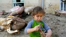 صحبت‌های دردناک دختربچه سیل زده برای جهادگران قرارگاه امام رضا (ع)