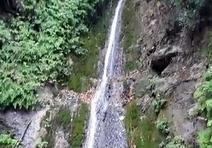 سیری در آبشار زیبا و دیدنی حسینا